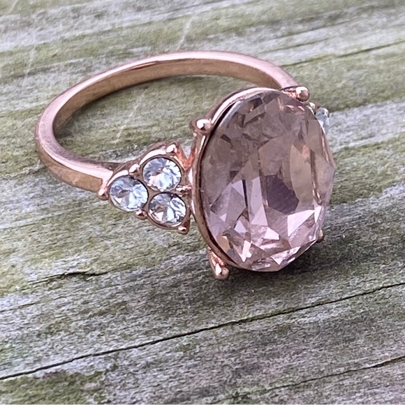 Pink Crystal rose gold plated ring with white crystal accent sz 7 - Picture 11 of 15